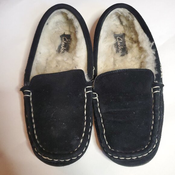 CLARKS SHEARLING LINED BLACK SUEDE LOAFER SLIPPERS WOMENS SIZE 7 - Picture 1 of 4
